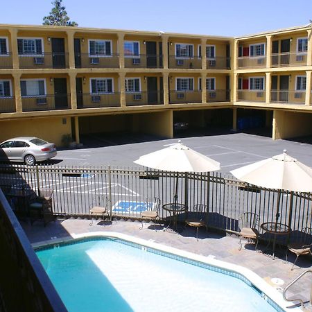 Napa Valley Hotel & Suites Extérieur photo