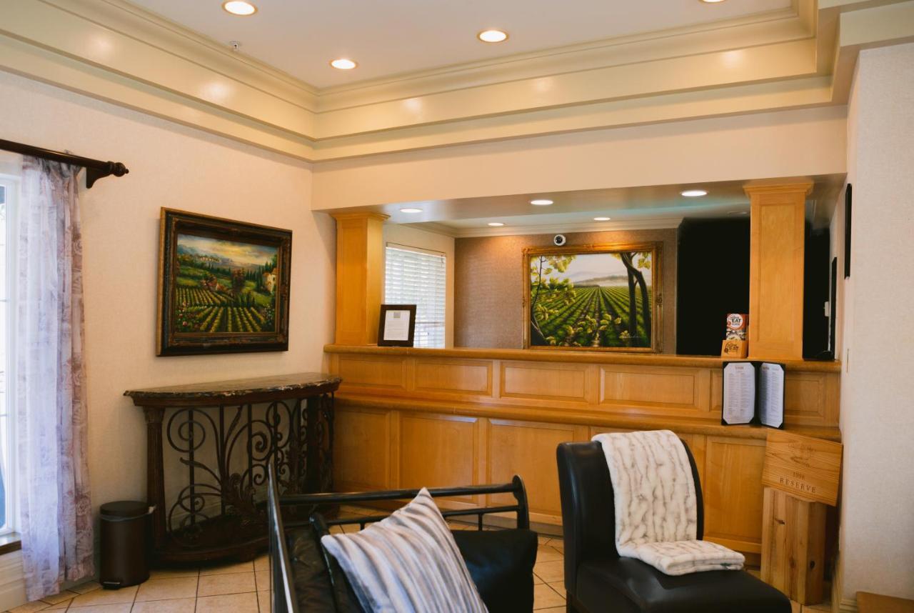 Napa Valley Hotel & Suites Extérieur photo