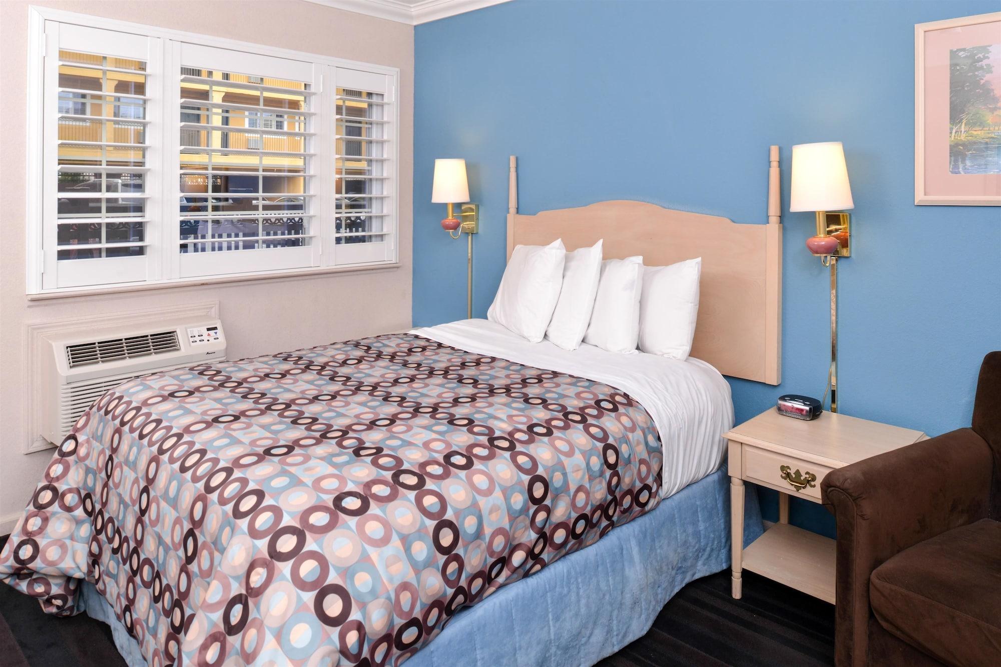 Napa Valley Hotel & Suites Extérieur photo