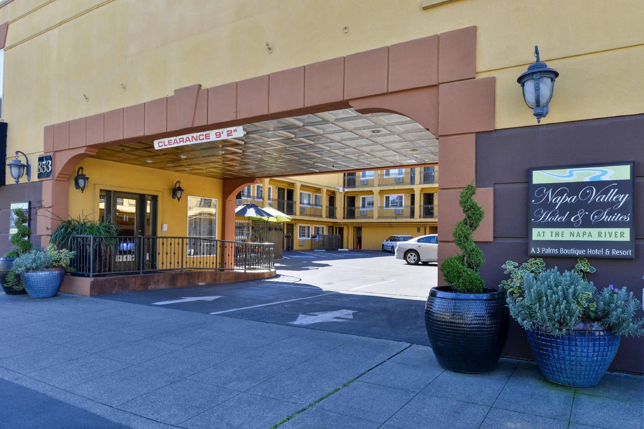 Napa Valley Hotel & Suites Extérieur photo